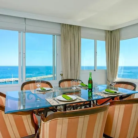 Apartment Luxury Seafront Penthouse With Parking